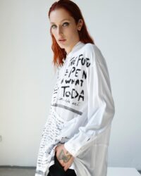camicia GIOVANNA GUGLIELMI con scritte a mano