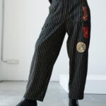 Pantalone Tadashi gessato con applicazioni