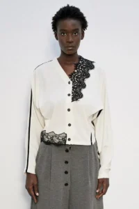 Blusa con bottoni