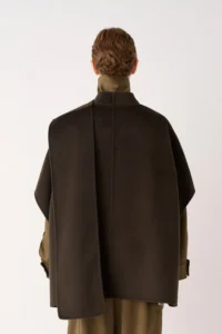 CAPPOTTO CORTO IN LANA CON SCIARPA - immagine 3